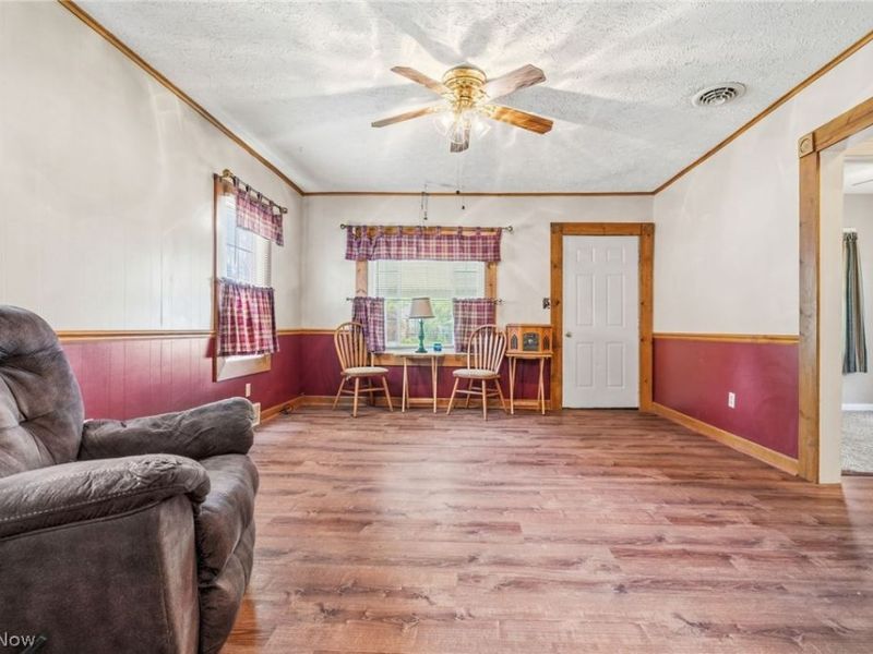 457 9th Street , Elyria, OH 44035 Photo 7