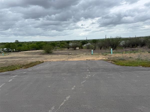 318 Peak LN , Kyle, TX 78640
