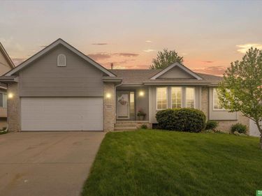 21119 Schofield Drive, Gretna, NE 68028