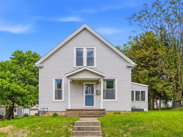 420 S Plane Street, Burlington, IA 52601