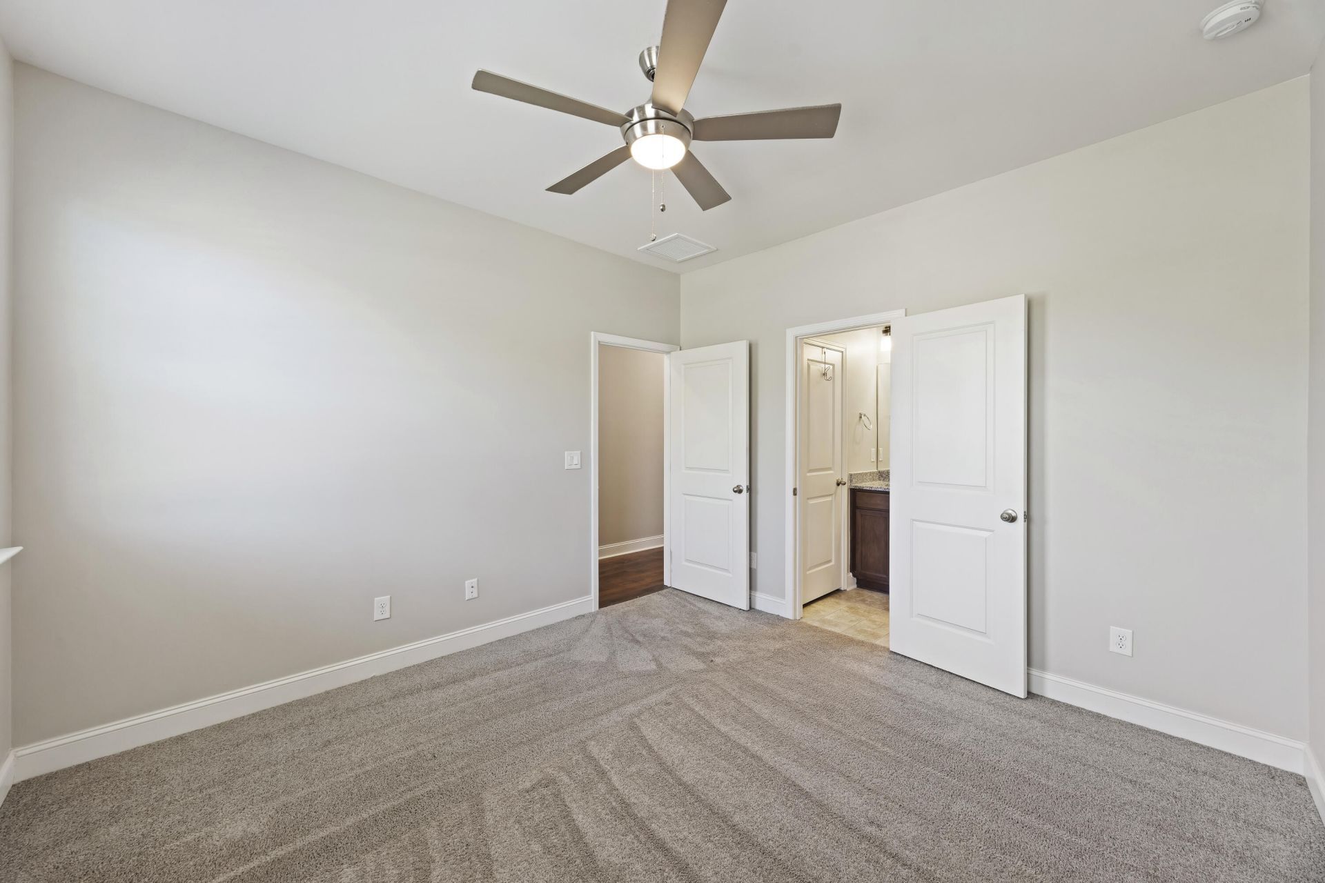 1196 Warrens Way Photo 16