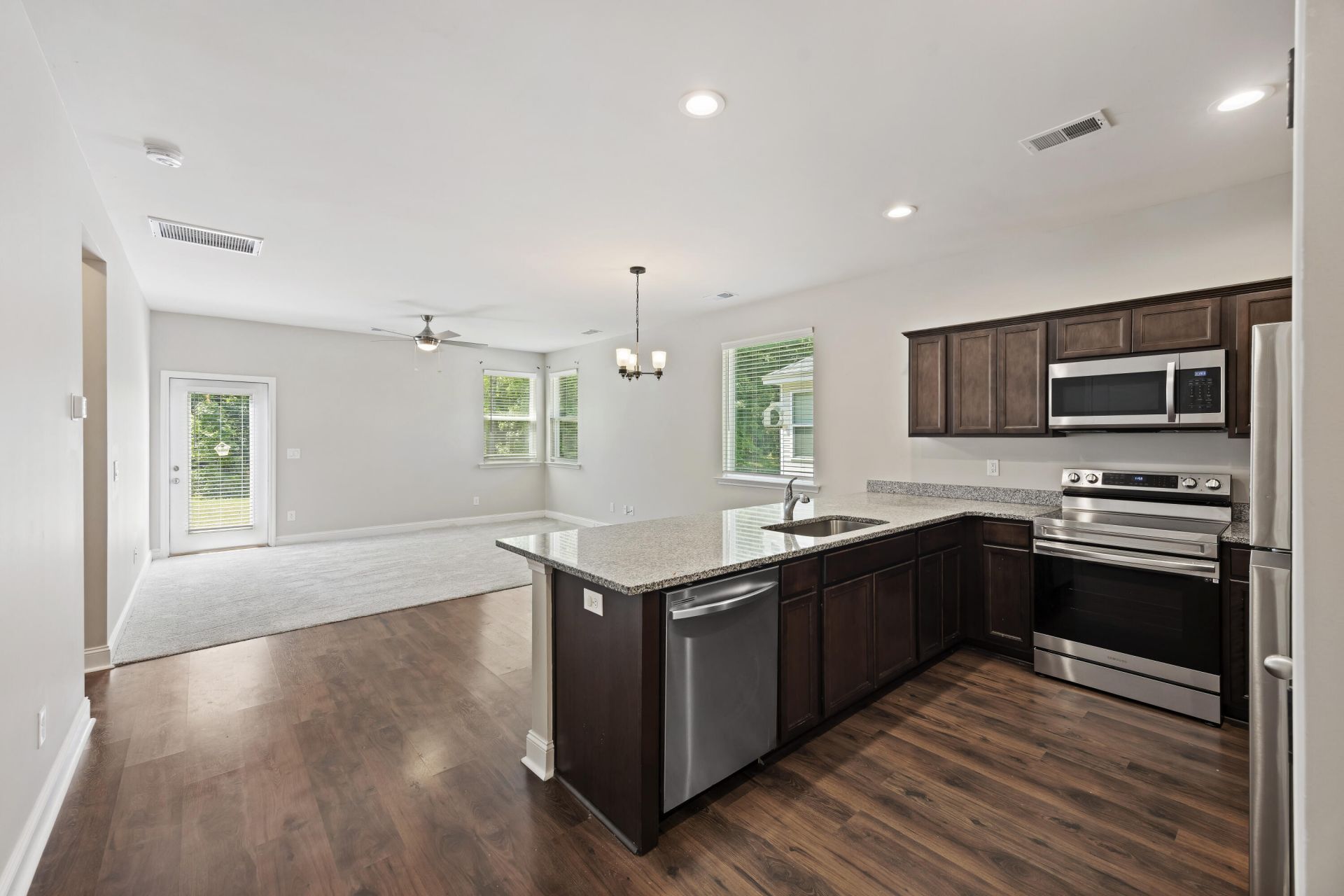 1196 Warrens Way Photo 9