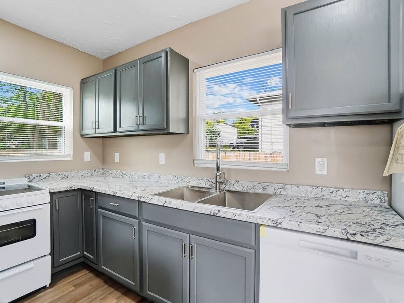 312 E Maplewood Avenue, Dayton, OH 45405 Photo 10
