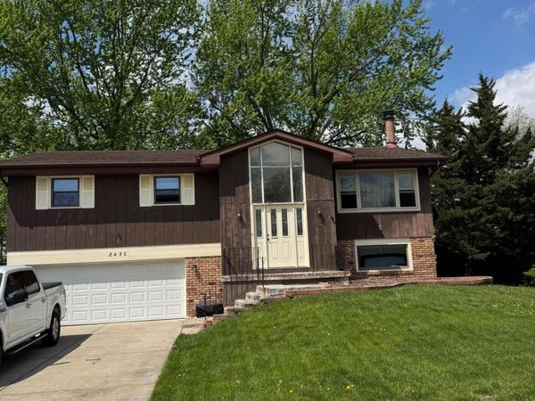 8430 Bell Street , Crown Point, IN 46307