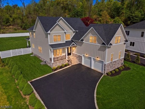76 Hillside Ave, Livingston, NJ 07039