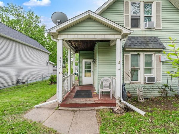1713 W 9TH Street , Davenport, IA 52804