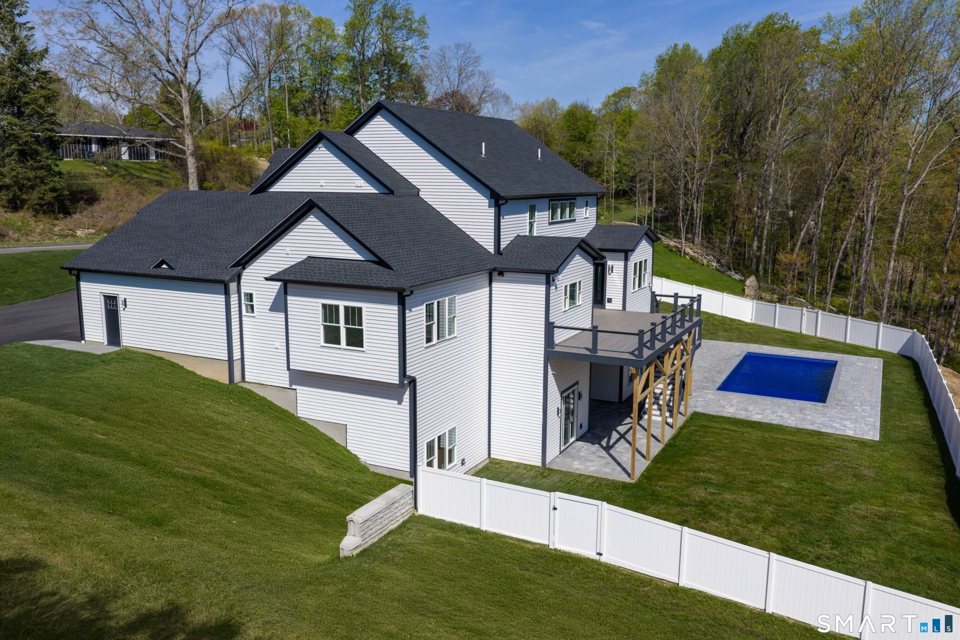 25 Hunting Ridge , Brookfield, CT 06804 Main Photo