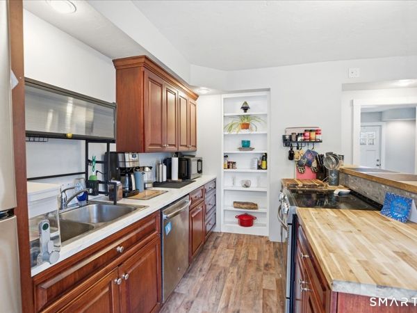 67 Pomfret, Putnam, CT 06260