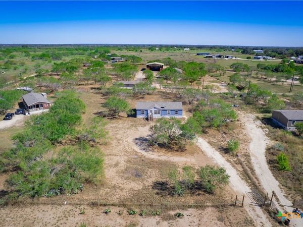 1007 County Road 773 , Devine, TX 78016