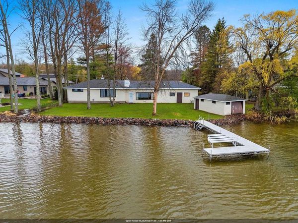 W8314 RUSTIC DRIVE, Clintonville, WI 54929