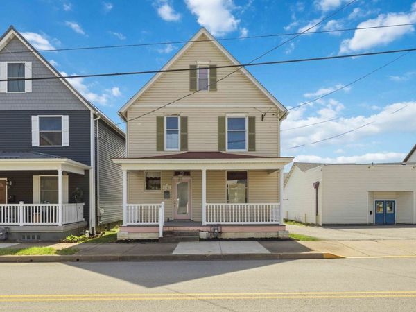 1607 Ligonier Street, Latrobe, PA 15650