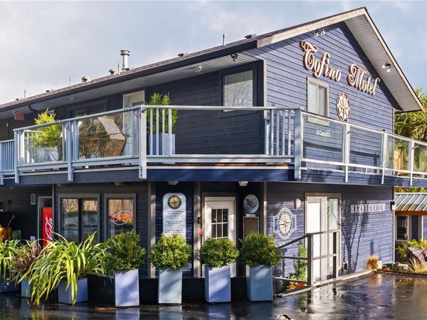 542 Campbell St , Tofino, BC V0R 2Z0