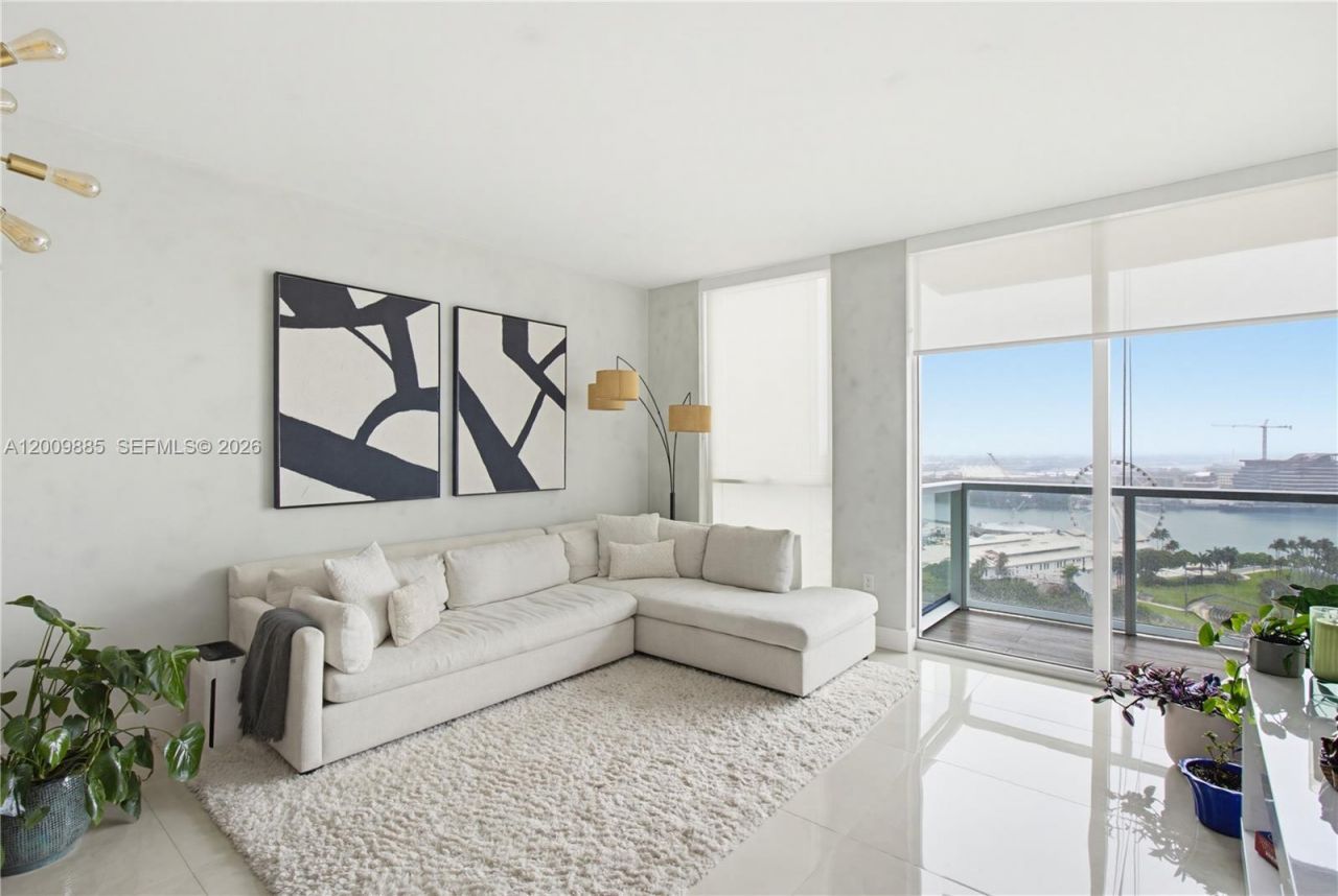 253 NE 2nd St, Unit 2005, Miami, FL 33132 Photo