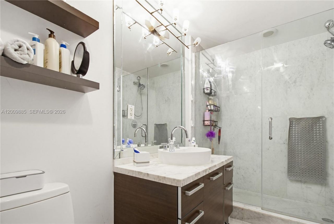 253 NE 2nd St, Unit 2005, Miami, FL 33132 Photo