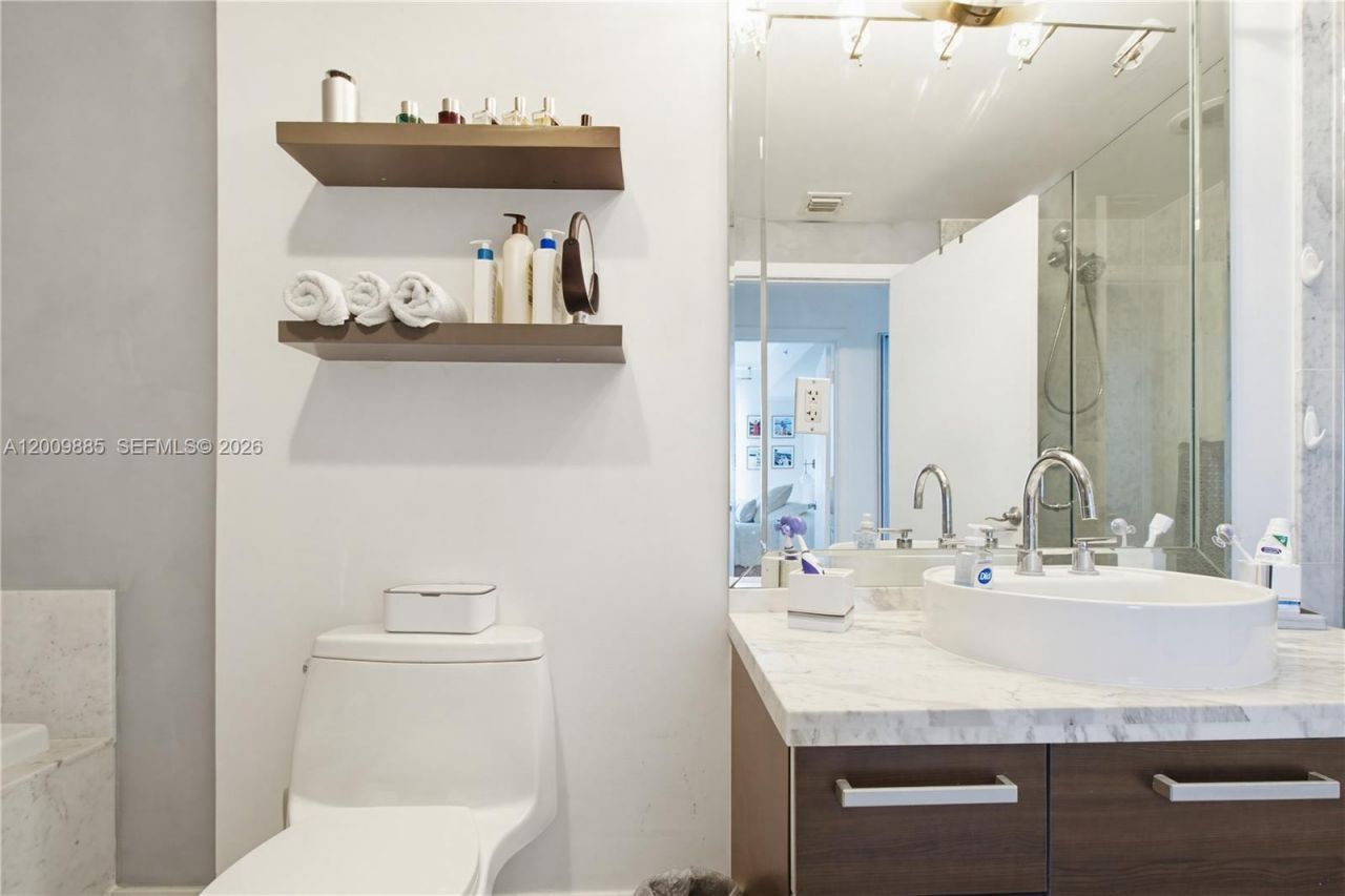 253 NE 2nd St, Unit 2005, Miami, FL 33132 Photo