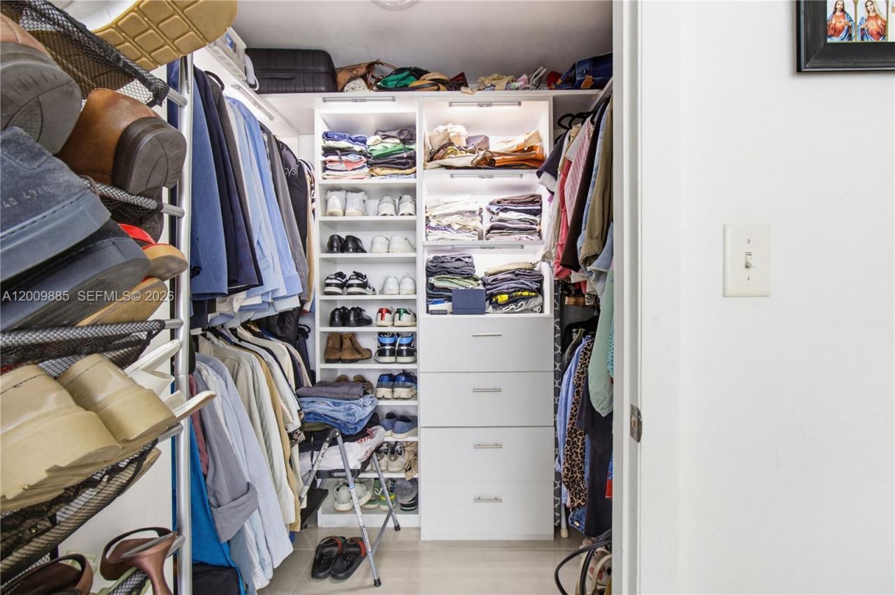 253 NE 2nd St, Unit 2005, Miami, FL 33132 Photo