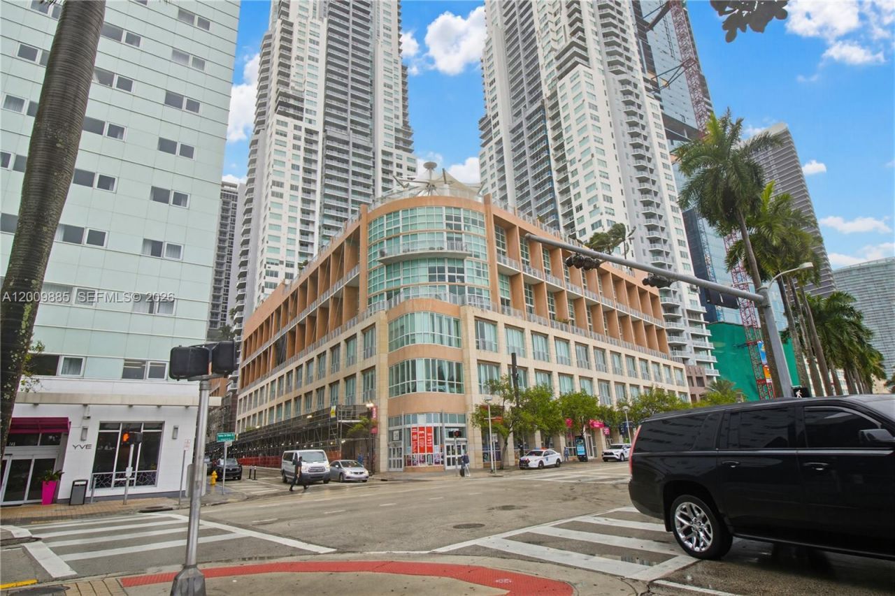 253 NE 2nd St, Unit 2005, Miami, FL 33132 Photo