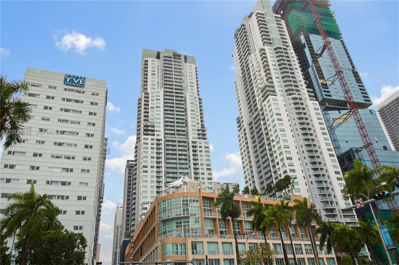 253 NE 2nd St, Unit 2005, Miami, FL 33132 Photo