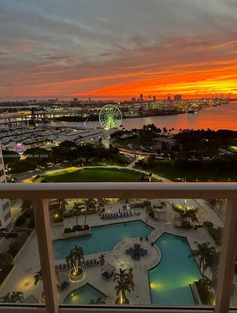 253 NE 2nd St, Unit 2005, Miami, FL 33132 Photo