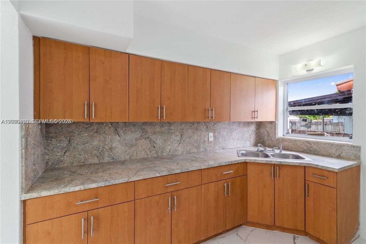 40 NW 32nd Ave, Unit A, Miami, FL 33125 Photo