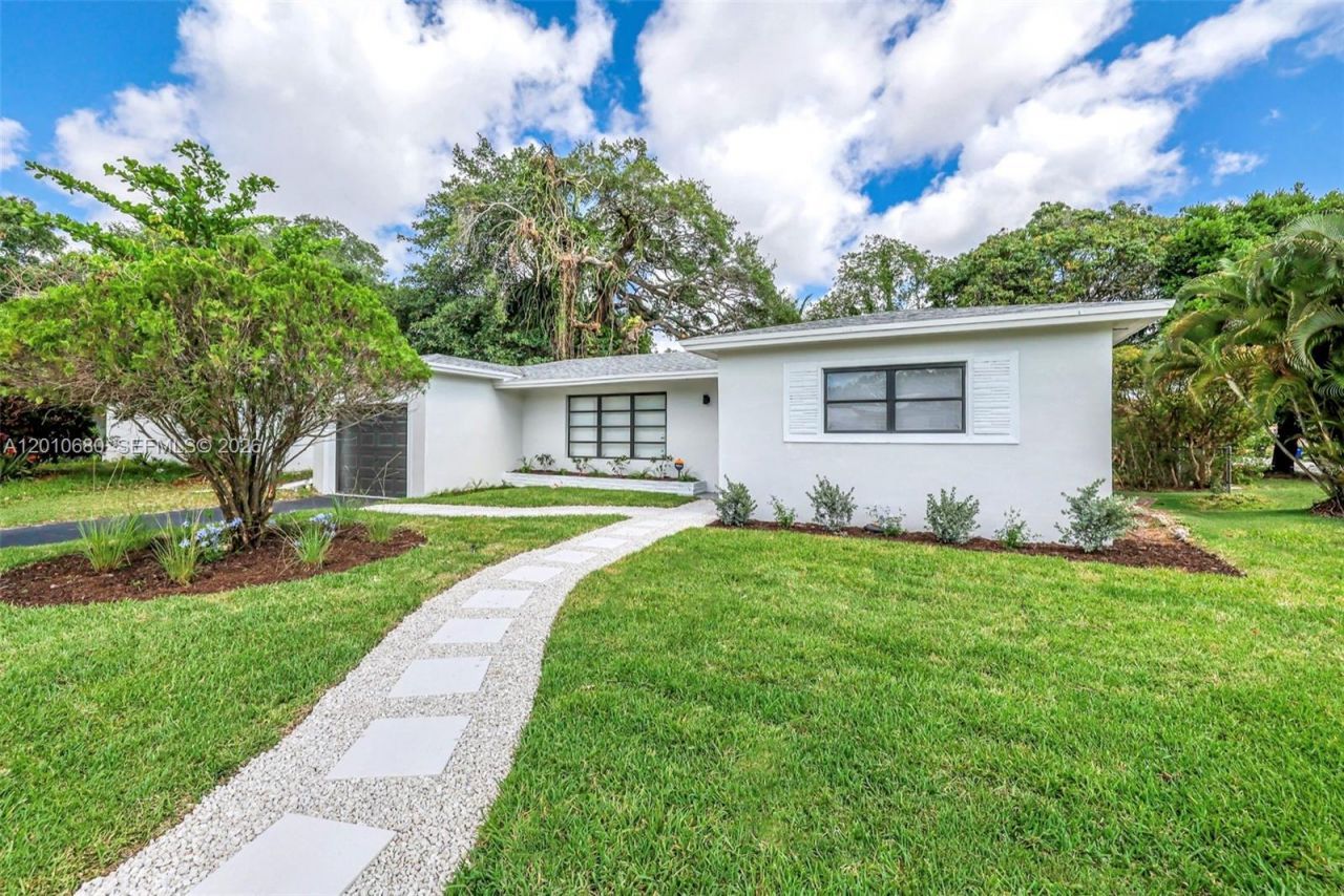 981 NE 152nd St, Miami, FL 33162 Photo