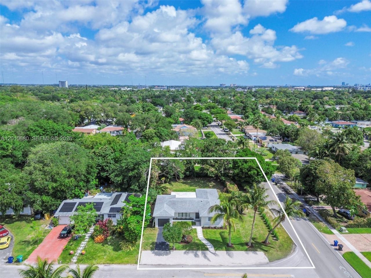 981 NE 152nd St, Miami, FL 33162 Photo
