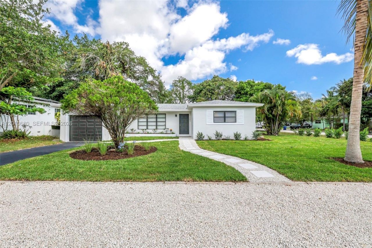 981 NE 152nd St, Miami, FL 33162 Photo