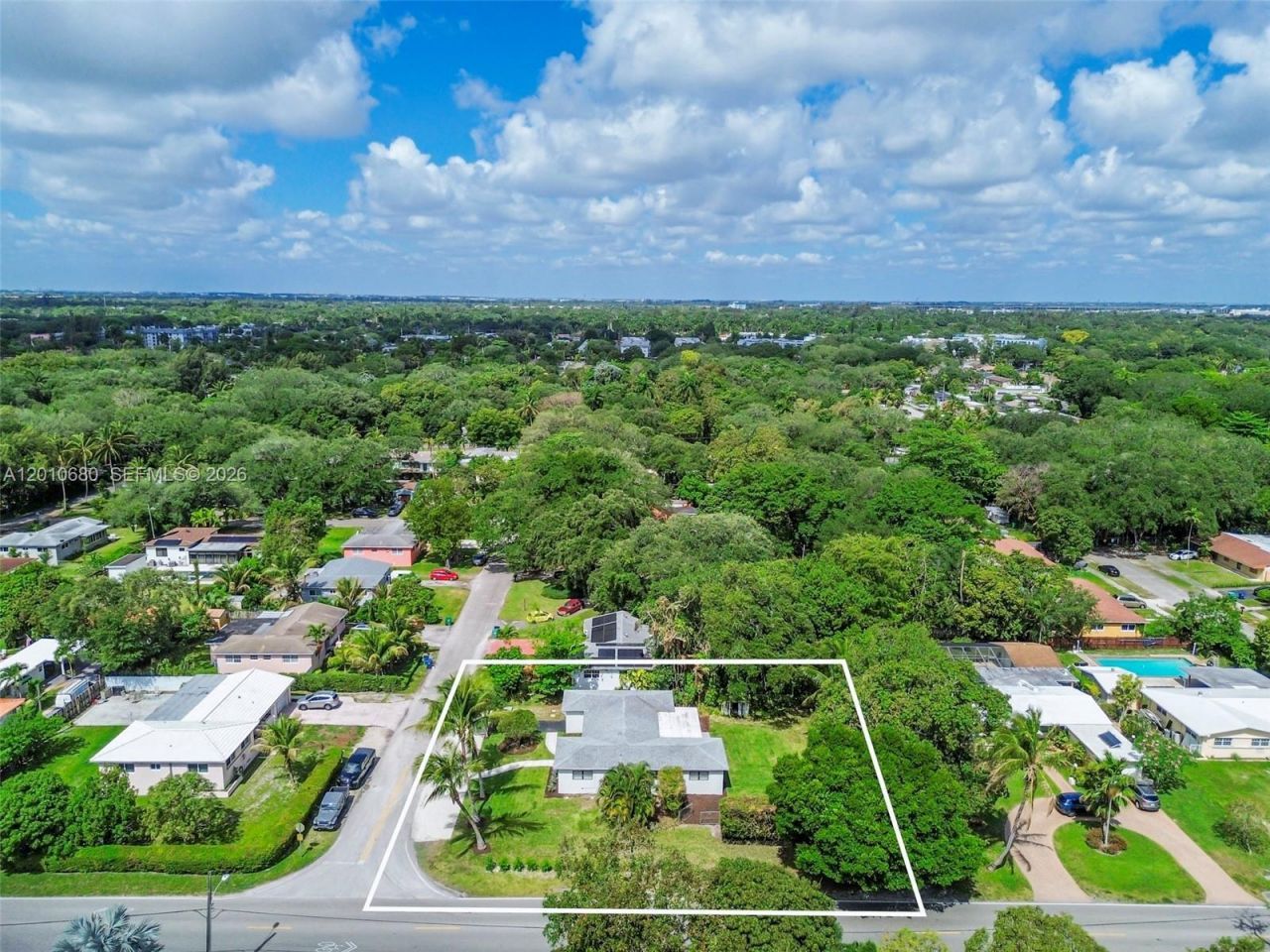 981 NE 152nd St, Miami, FL 33162 Photo