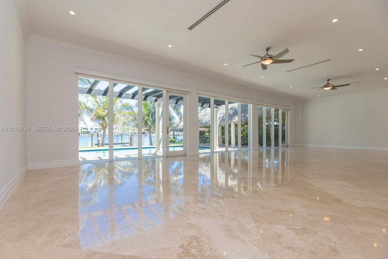 425 N Shore Dr , Miami Beach, FL 33141 Photo