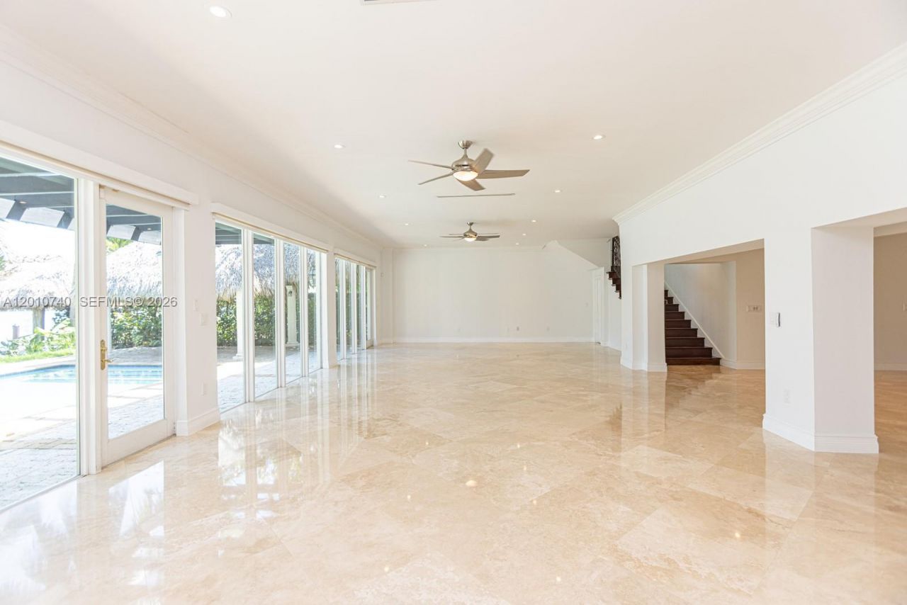425 N Shore Dr , Miami Beach, FL 33141 Photo