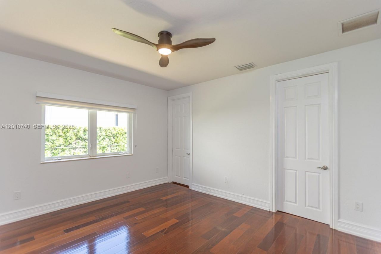 425 N Shore Dr , Miami Beach, FL 33141 Photo