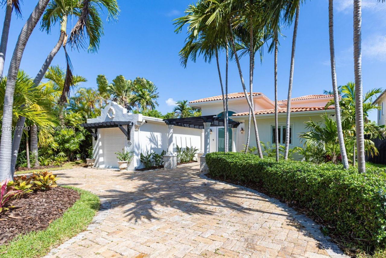 425 N Shore Dr , Miami Beach, FL 33141 Photo