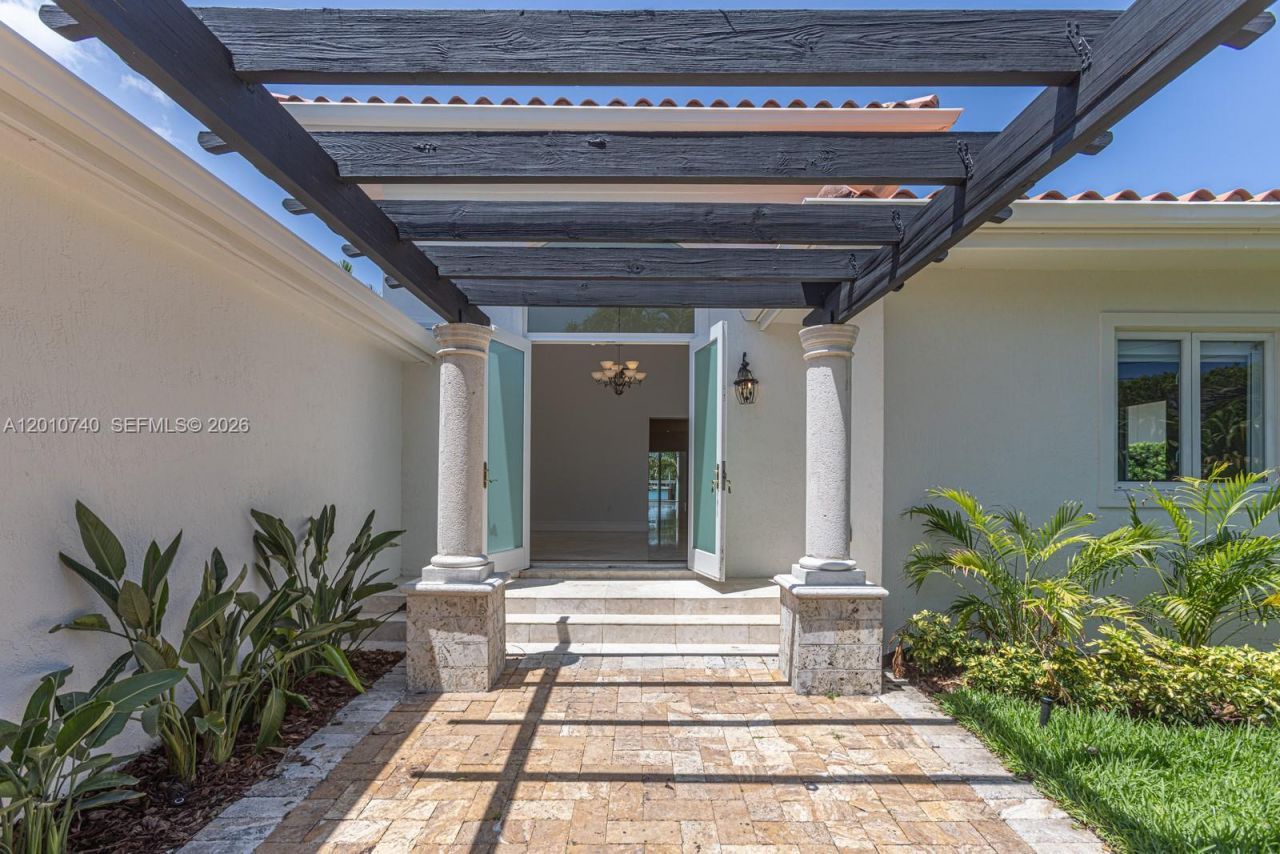 425 N Shore Dr , Miami Beach, FL 33141 Photo