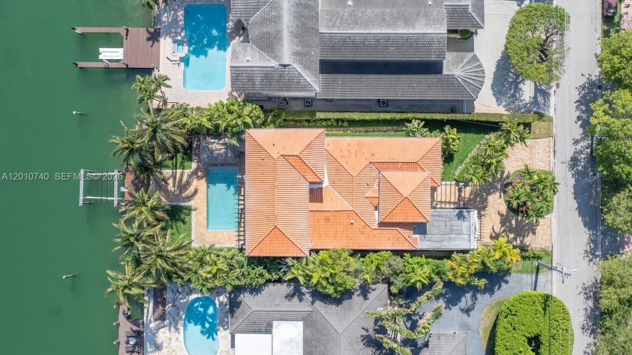 425 N Shore Dr , Miami Beach, FL 33141 Photo