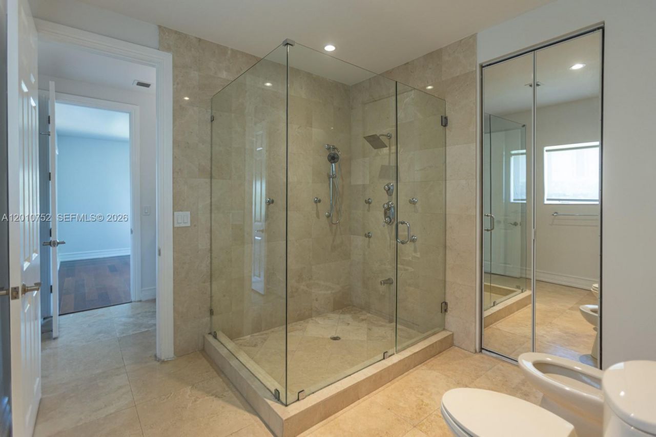 425 N Shore Dr , Miami Beach, FL 33141 Photo