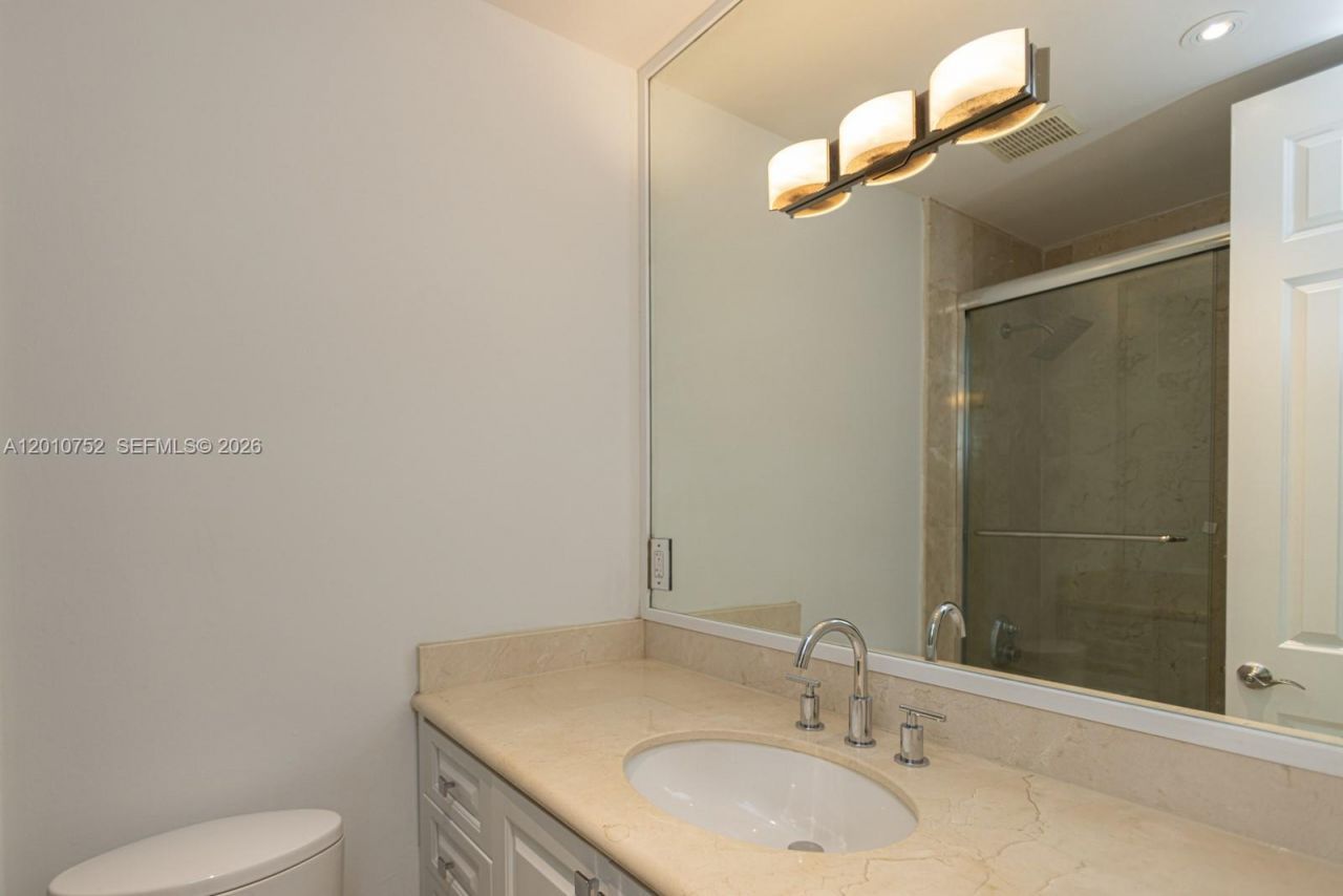 425 N Shore Dr , Miami Beach, FL 33141 Photo