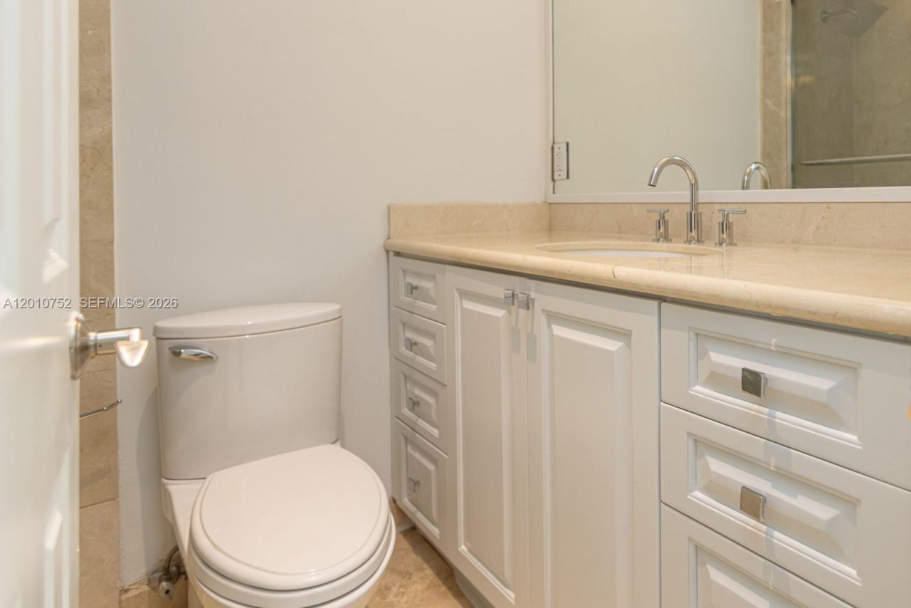 425 N Shore Dr , Miami Beach, FL 33141 Photo