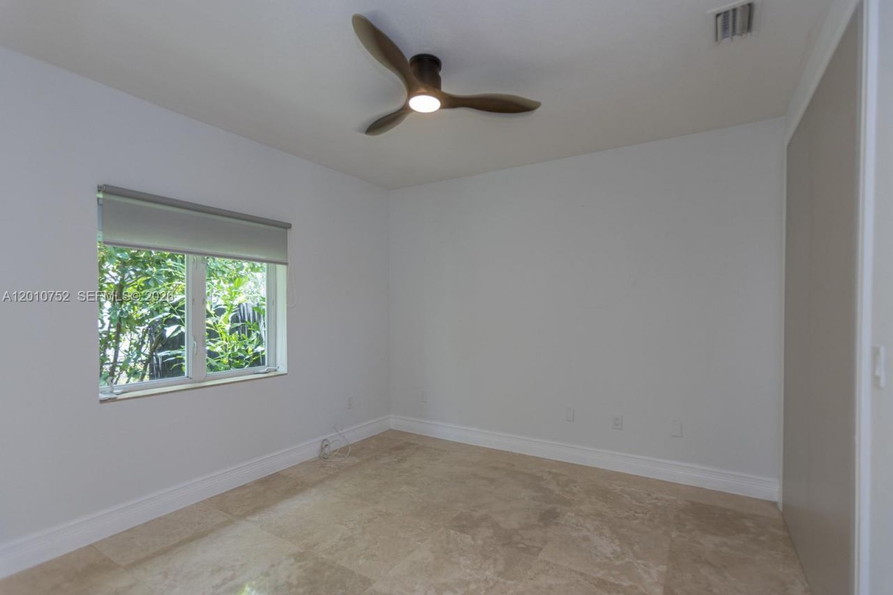 425 N Shore Dr , Miami Beach, FL 33141 Photo