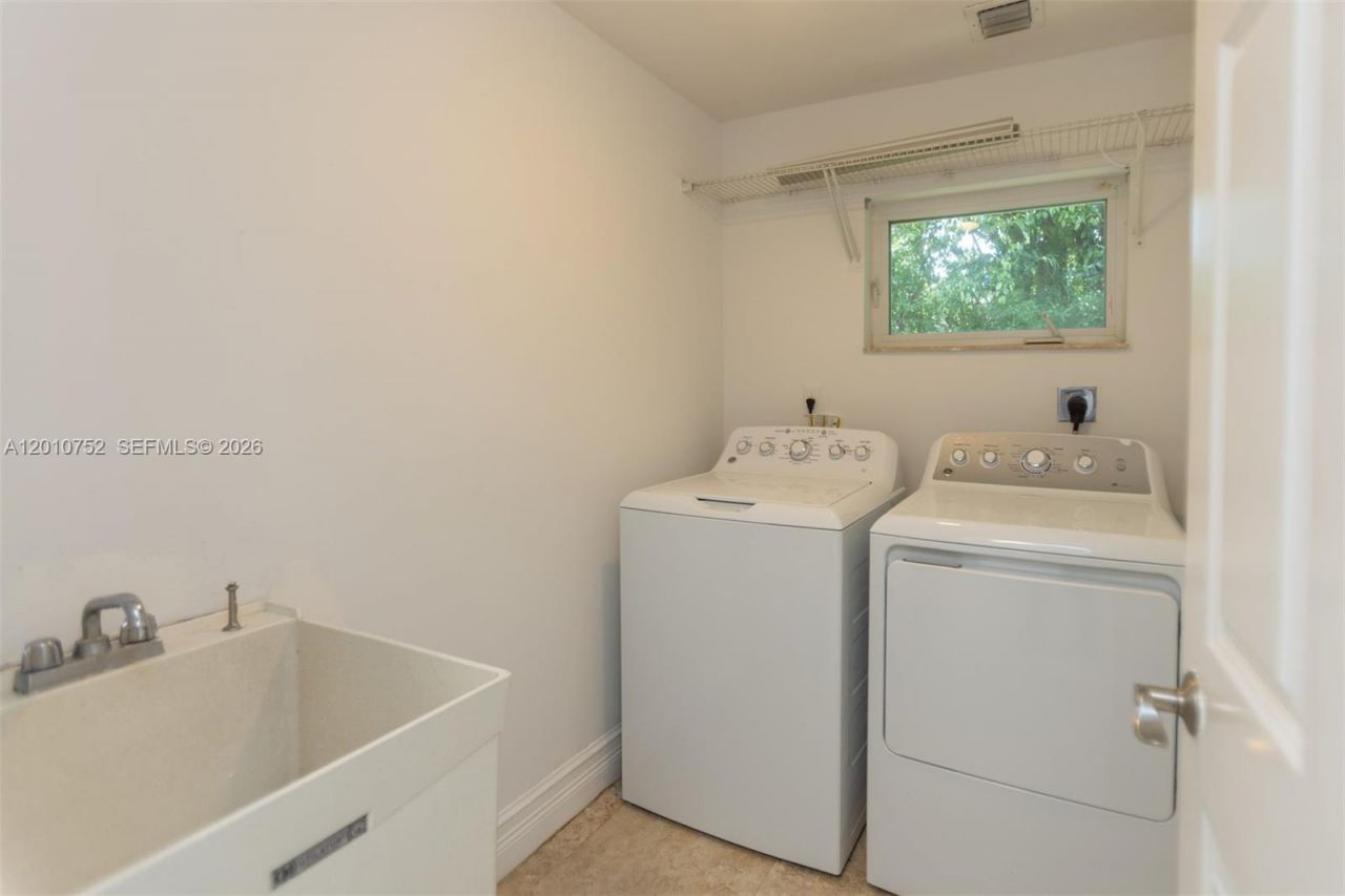 425 N Shore Dr , Miami Beach, FL 33141 Photo