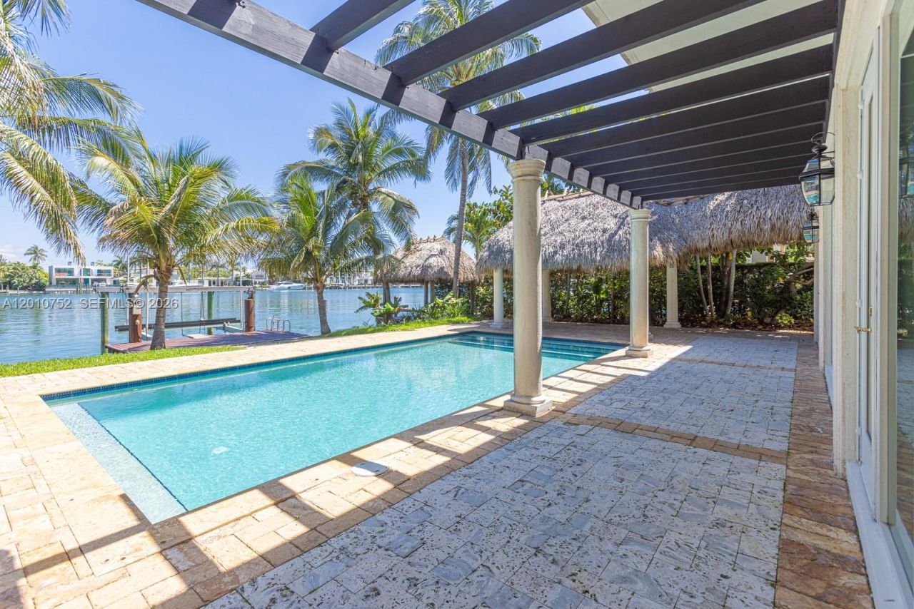 425 N Shore Dr , Miami Beach, FL 33141 Photo