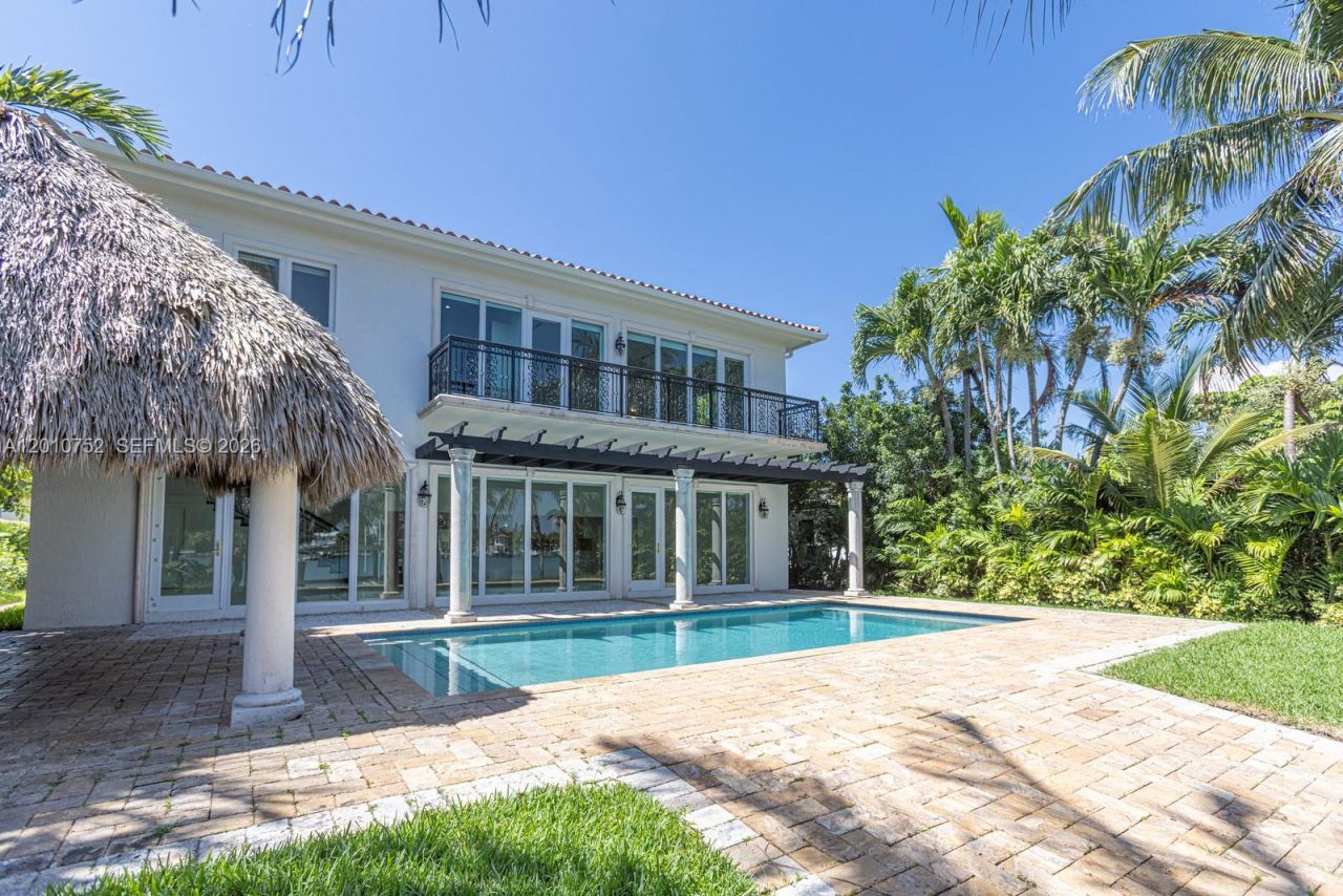 425 N Shore Dr , Miami Beach, FL 33141 Photo