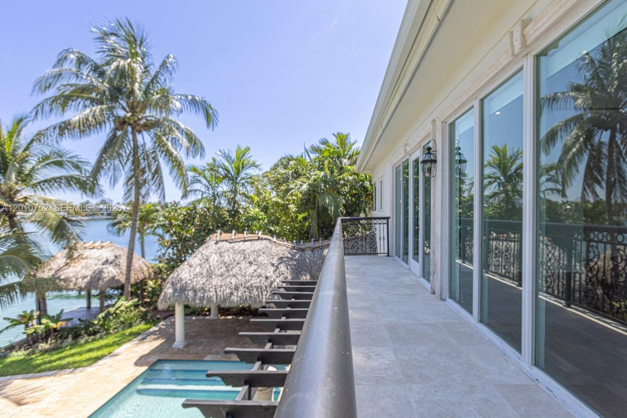 425 N Shore Dr , Miami Beach, FL 33141 Photo
