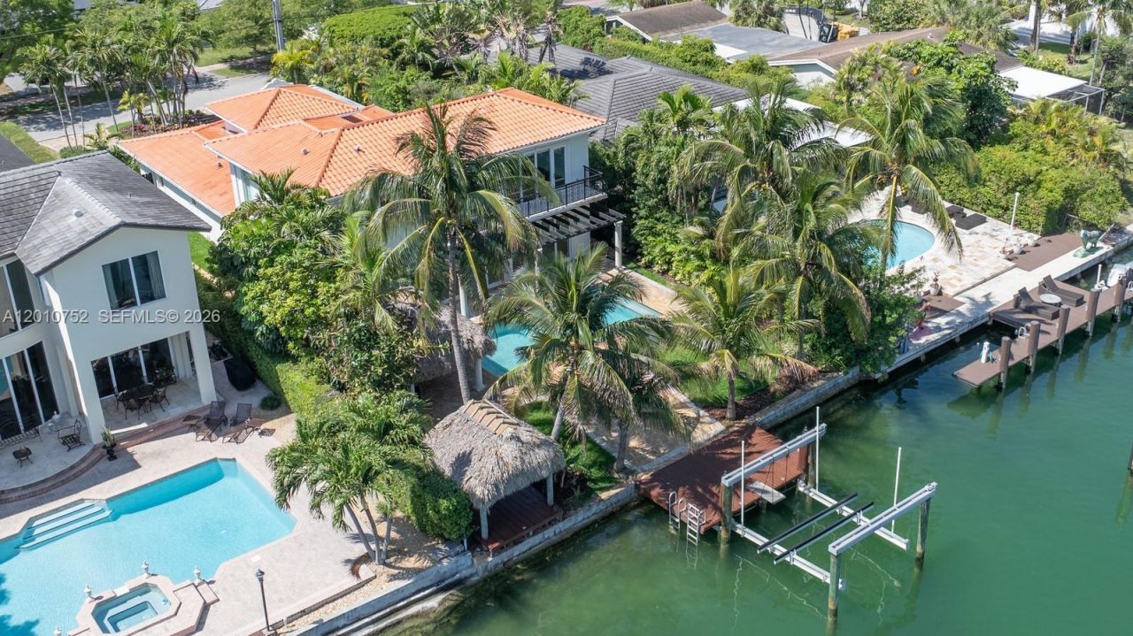 425 N Shore Dr , Miami Beach, FL 33141 Photo