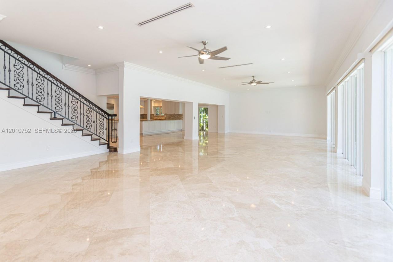 425 N Shore Dr , Miami Beach, FL 33141 Photo