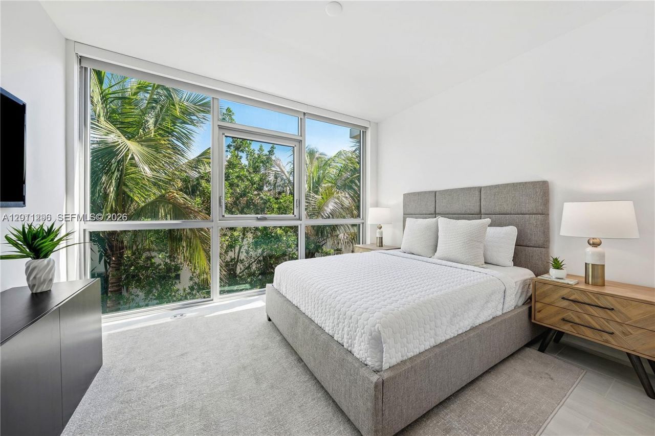 10281 W Bay Harbor Dr, Unit 205, Bay Harbor Islands, FL 33154 Photo