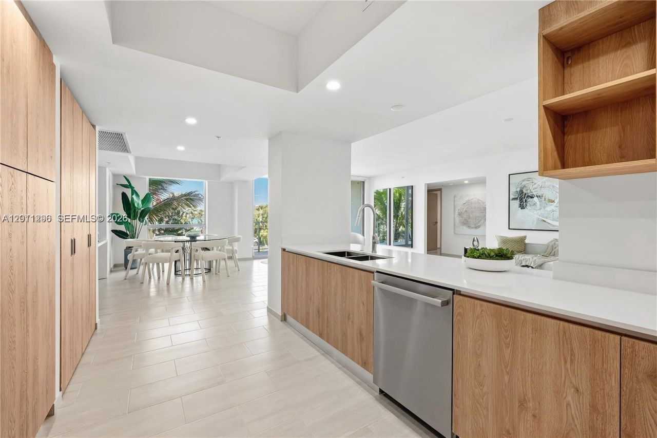 10281 W Bay Harbor Dr, Unit 205, Bay Harbor Islands, FL 33154 Photo