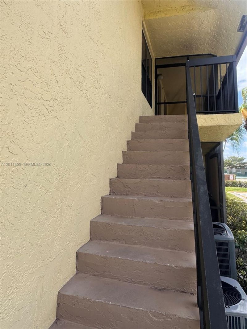 10023 Winding Lake Rd, Unit 204, Sunrise, FL 33351 Photo