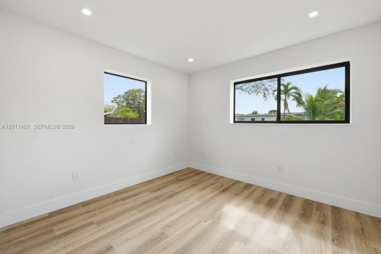 3021 SW 12th St , Miami, FL 33135 Photo