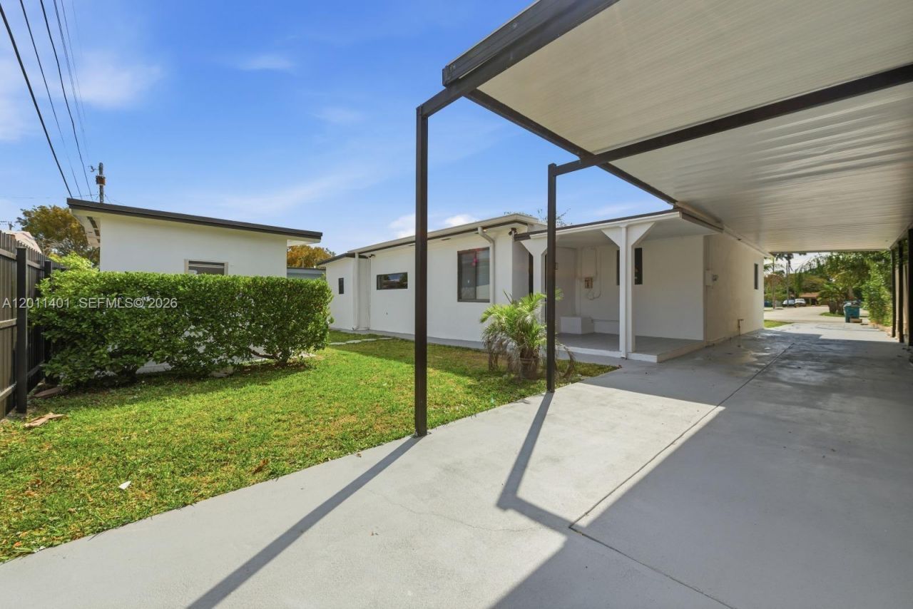 3021 SW 12th St , Miami, FL 33135 Photo