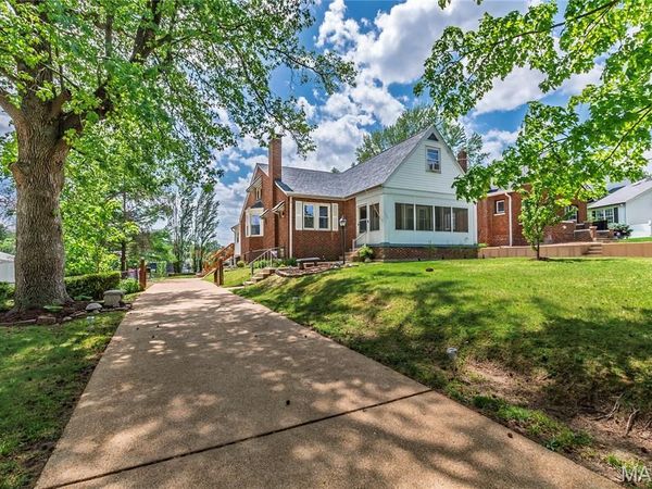 11624 Denny Road, St Louis, MO 63126